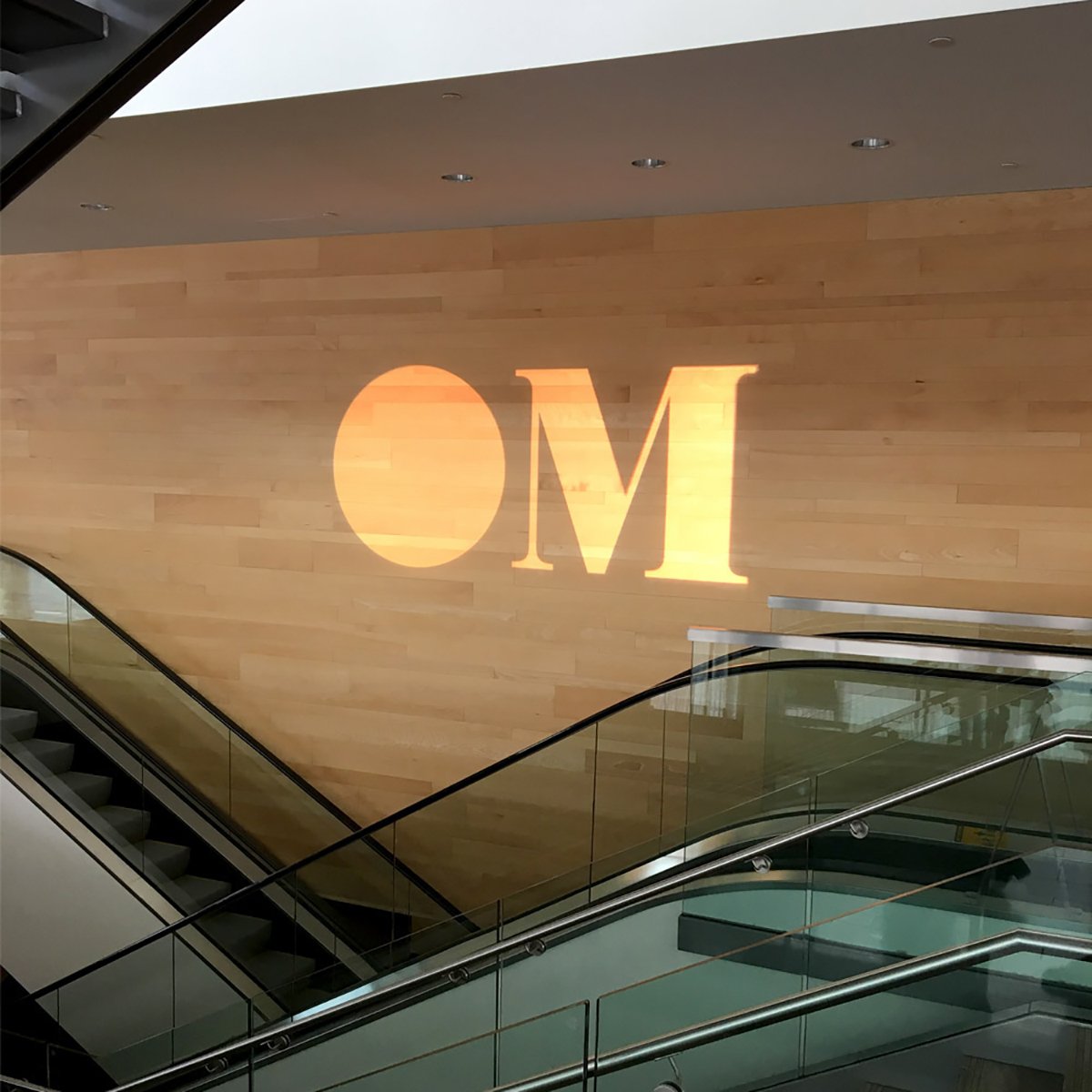 OrchesterMétropolitain品牌設(shè)計(jì)形象   標(biāo)志場(chǎng)景應(yīng)用