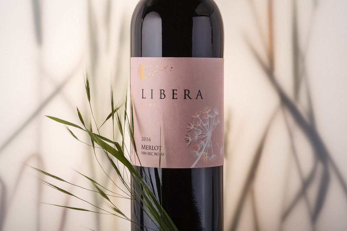 Libera餐食葡萄酒品牌包裝設(shè)計(jì)——創(chuàng)新品牌營(yíng)銷的必要性，餐飲品牌設(shè)計(jì)，品牌形象整合，品牌包裝設(shè)計(jì)，餐飲品牌視覺(jué)設(shè)計(jì)，餐飲品牌營(yíng)銷，品牌戰(zhàn)略定位，品牌設(shè)計(jì)公司，深圳品牌策劃，深圳品牌設(shè)計(jì)，左右格局