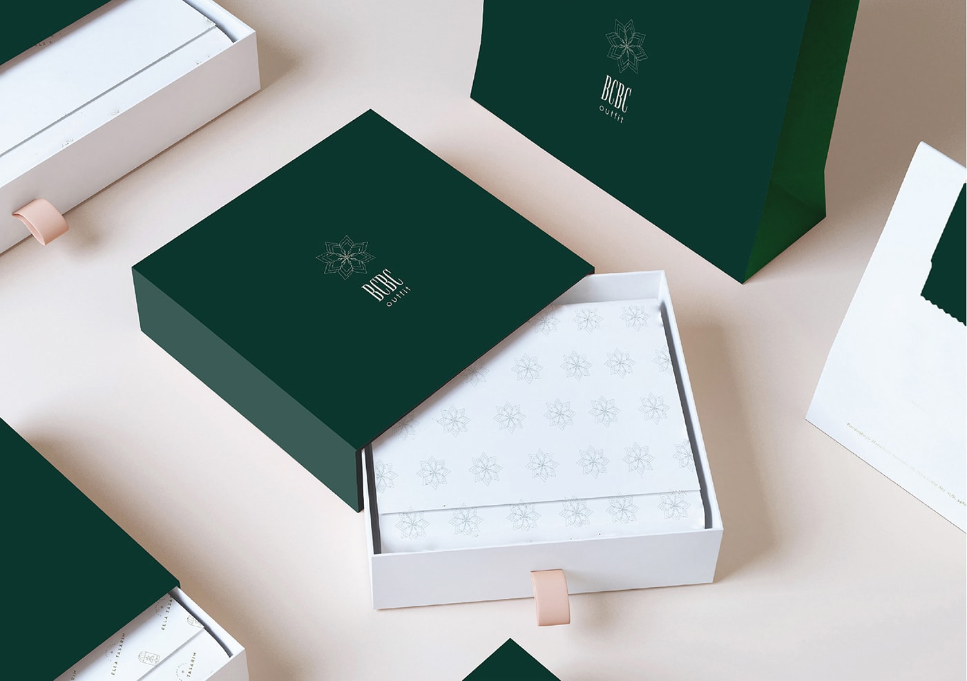 簡約典雅服裝品牌形象設(shè)計案例欣賞，服裝品牌設(shè)計，品牌形象設(shè)計，品牌設(shè)計公司，左右格局